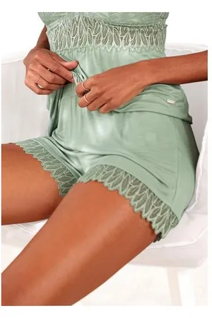 Lascana Pyjamashort met kanten details