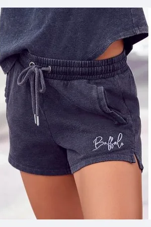 Buffalo Relaxshorts met logo-borduurwerk, loungepak