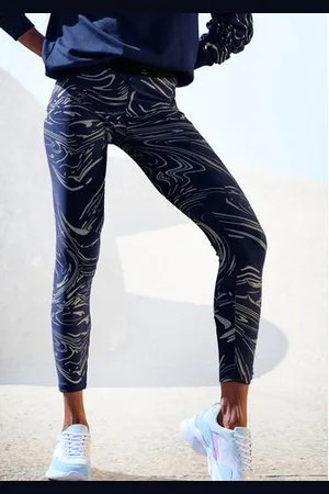 Lascana Functionele legging Sportleggings met glanzende print en 3D-tekst