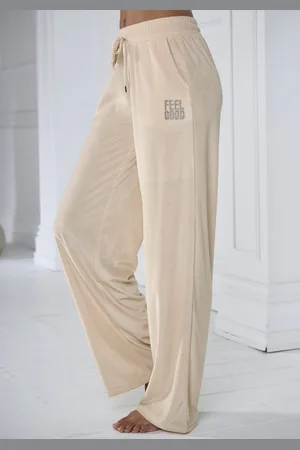 vivance collection Nickybroek -Loungebroek met glanzend siersteentjes opschrift