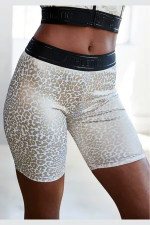 Lascana Functionele short -Fietsbroek Fietsbroek met glanzend leeuwprint en 3D-tekst op de tailleband