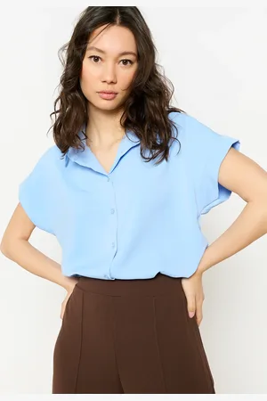 LolaLiza Soepele blouse met knopen