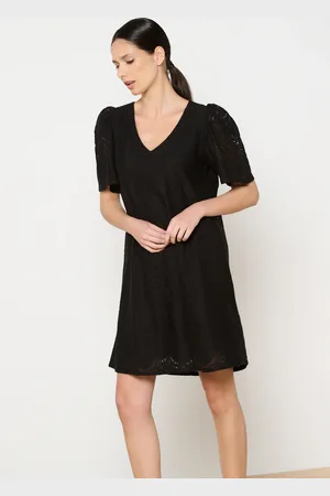 LolaLiza Korte jurk in broderie anglaise