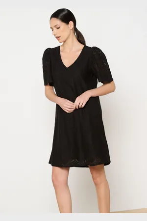 LolaLiza Korte jurk in broderie anglaise