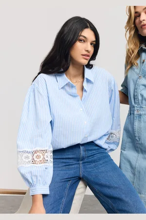 LolaLiza Gestreept shirt met kantdetail
