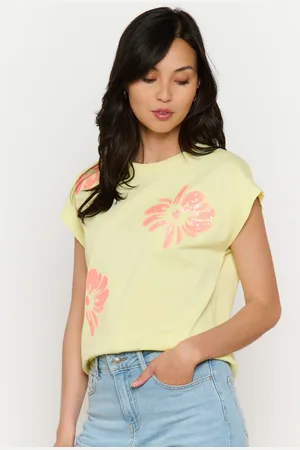 LolaLiza Losvallend bloemen t-shirt
