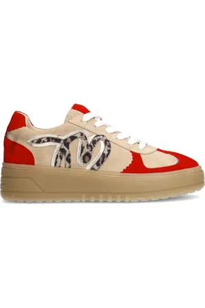 Manfield Beige suède sneakers met rode details