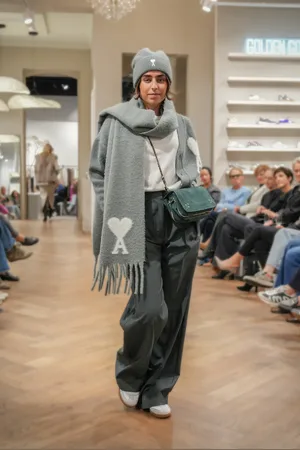 Ami Shawl groen