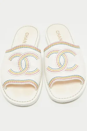 CHANEL dames slippers en flipflops KLEDING