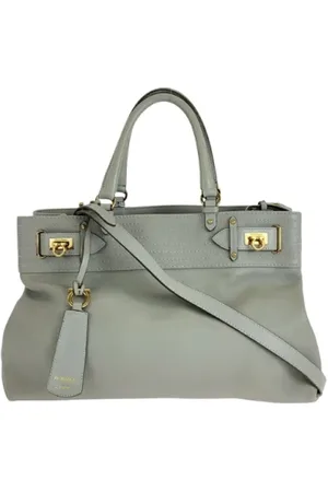 Salvatore Ferragamo Dames, Pre-owned, Grijs, Maat: ONE Size Leer