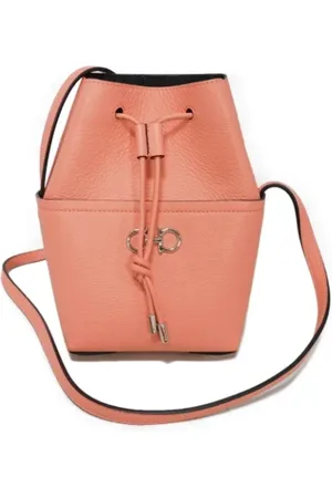 Salvatore Ferragamo Dames, Pre-owned, Roze, Maat: ONE Size Leer