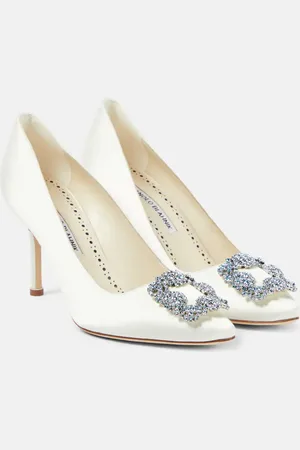 Manolo Blahnik Bridal Hangisi 90 embellished satin pumps