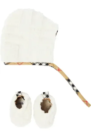 Burberry Baby fleece bonnet and slippers set