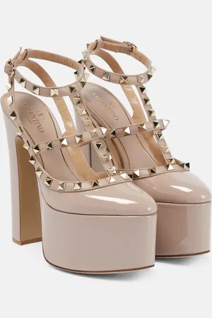 VALENTINO GARAVANI Rockstud patent leather platform pumps