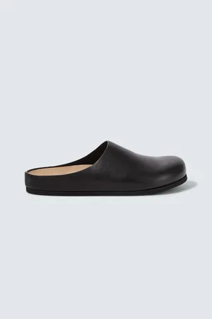 COMMON PROJECTS Leather clogs