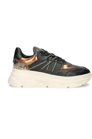Nelson Jana dad sneakers