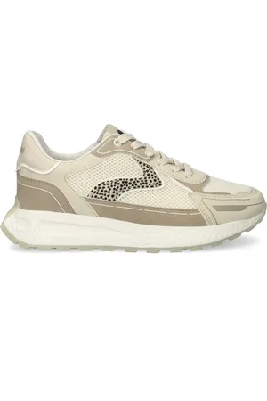 Maruti June lage sneakers