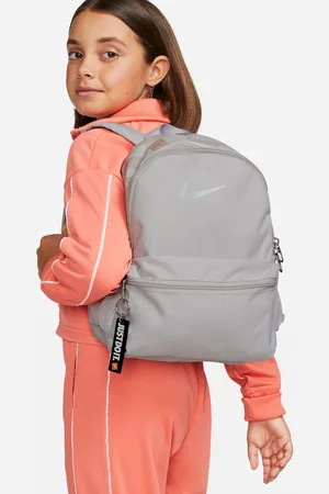 Nike Brasilia JDI minirugzak van 11 L voor kindereneen