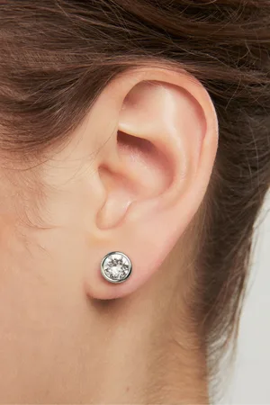 Karen Millen Silver Tone Crystal Dot Stud EarringsEén