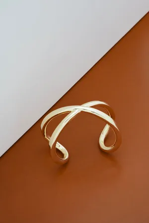Karen Millen Silver Tone Statement Criss-Cross Cuff BraceletEén
