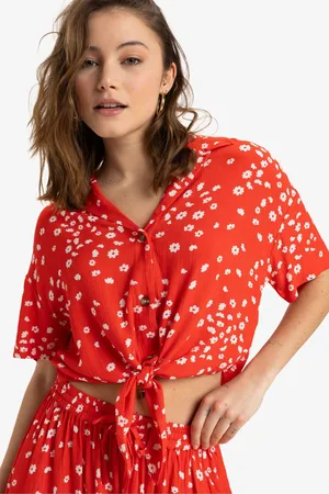 Roxy Ditsy Floral Print Salty Sweet Short Sleeve Crop Shirtmedium