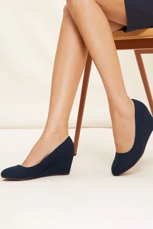 Friends Like These Mid Wedge Round Toe Court ShoesEU 41 T (UK 8)