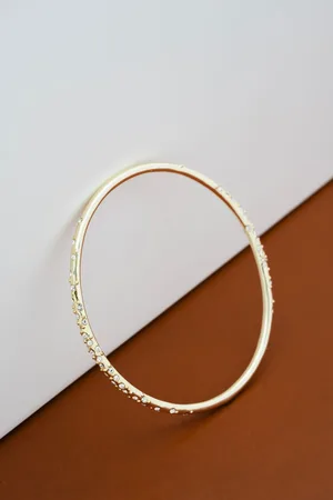 Karen Millen Silver Tone Crystal Sprinkle BangleEén