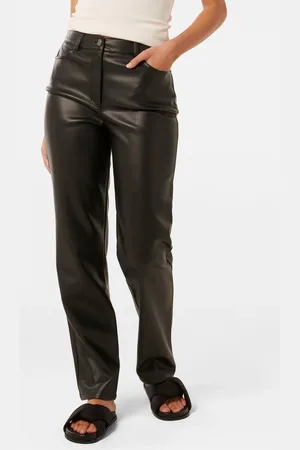 Forever New Una veganistische leren broek met rechte pijpen38