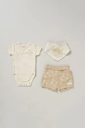 HOMEGROWN Natural 3 Piece Bodysuit Shorts And Reversible Bib Set6