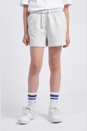 New Balance Small Girls Logo Shorts8