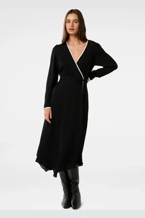 Forever New Amélie Contrast Midi Dress42