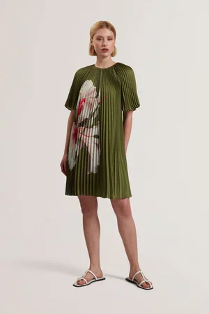 Ted Baker Vinlaa Short Sleeve Pleated Mini Dress40