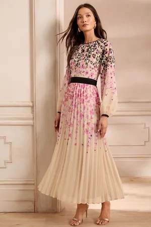 Love & Roses Printed Crew Neck Pleated Long Sleeve Midi Dress40
