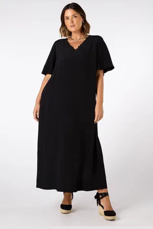 Live Unlimited London Curve V-Neck Scallop Rib Dress48