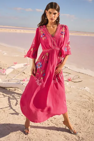Love & Roses Embroidered V-Neck Angel Sleeve Midi Dress44