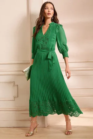 Love & Roses Lace Detail Pleated 3/4 Sleeve Midi Dress50