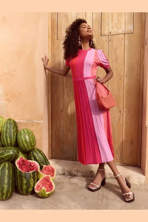 Love & Roses Short Sleeve Knitted Midi Dress40
