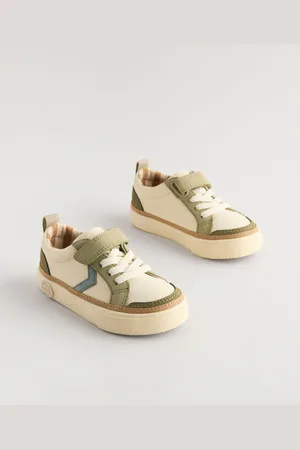 Next Sneakers met V-streep en klittenbandsluitingEU 29 (UK 11)
