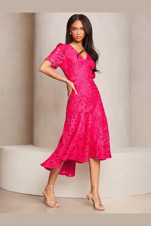 Lipsy London Premium Broderie Lace Short Sleeve V-Neck High Low Midi Dress36