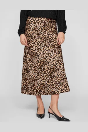 VILA Satin Leopard Print Midi Skirt34