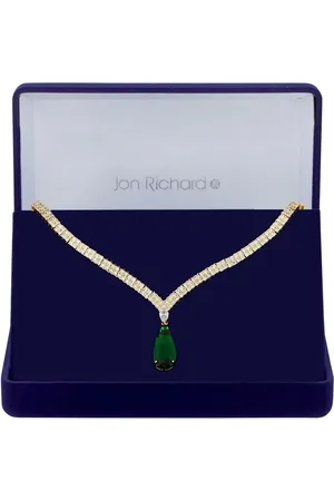 Jon Richard Kraagketting met zirkoontjes en smaragdgroene peervormige hanger in geschenkdoosjeEén