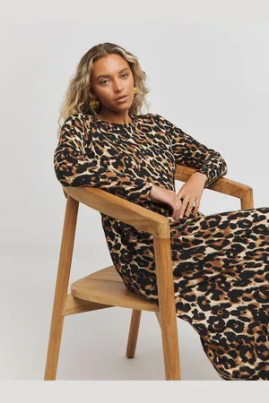 Simply Be Superzachte midi-jurk met zakken40