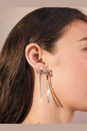 Next Bow Snakechain Earringseen