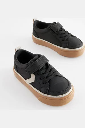 Next Sneakers met V-streep en klittenbandsluitingEU 24 (UK 7)