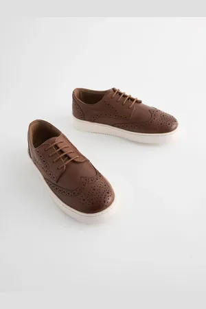 Next Brogues van leer met vetersluitingEU 35.5 (UK 3)