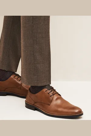 Next Leren Derby-schoenen met contrasterende marineblauwe zoolEU 42 (UK 8) B