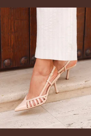 Linzi Alias Cut Out Slingback Court Heelseu39