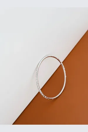 Karen Millen Silver Tone Crystal Sprinkle BangleEén