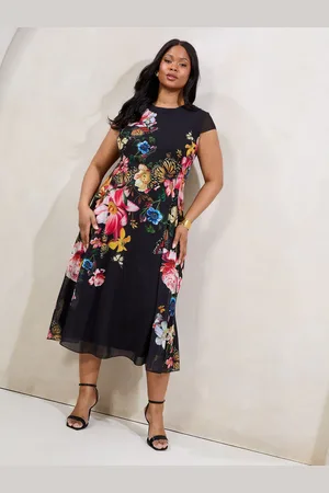 Lipsy London Fit en flare midi-jurk van chiffon met bloemenprint48