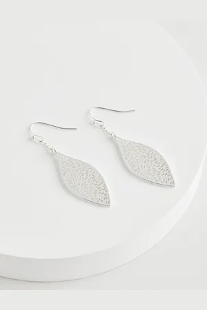 Next Cutout Earrings Made With Recycled SteelEén